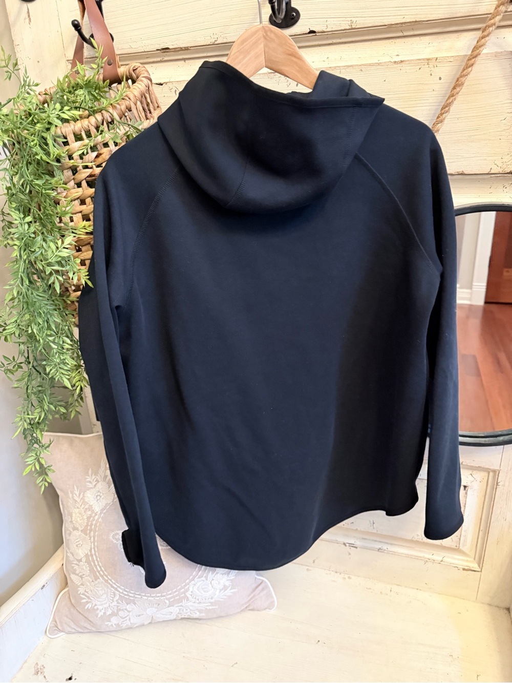 Women’s Nike Hooded Zip Jacket - Picture 4 of 4